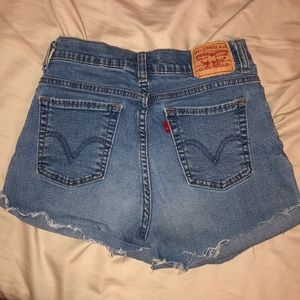 VINTAGE LEVI DENIM SHORTS